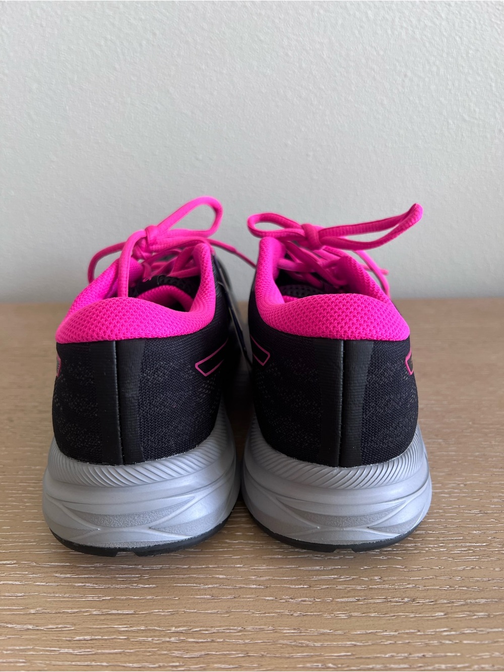 ASICS New Women's Black Running Shoes with Hot Pink Details - Picture 5 of 9